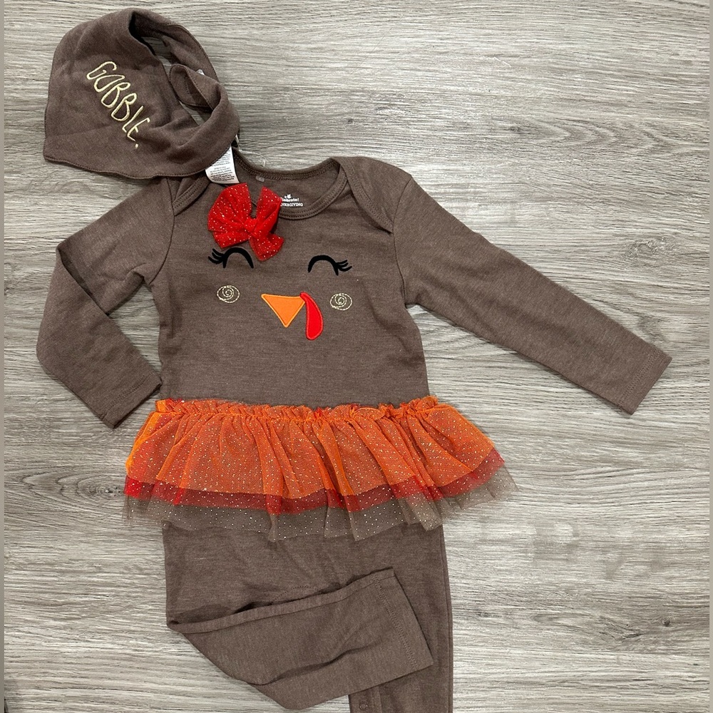 NWT| Girls Thanksgiving/ Turkey Bodysuit & Bib Cute Set